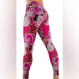 Pink Paisley Capri Leggings M